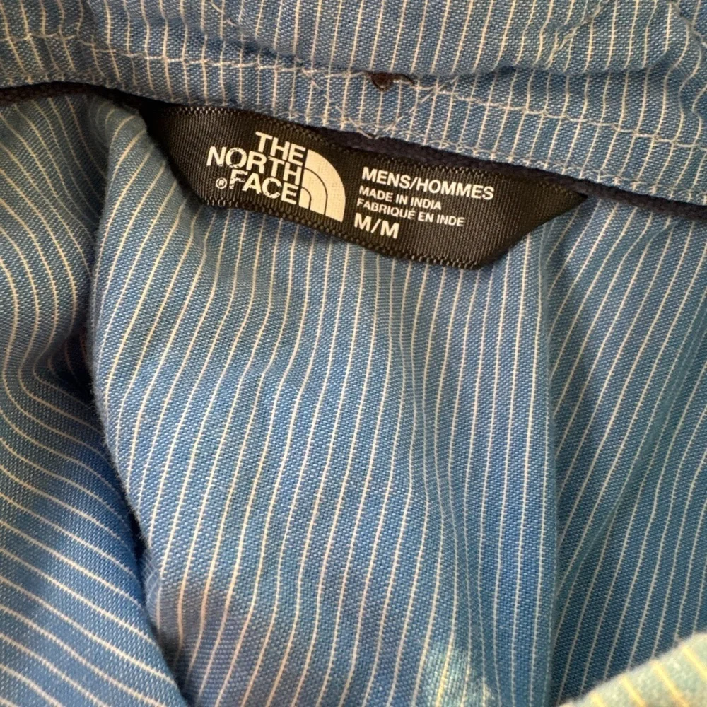 The North Face Button Up Shirt Blue White Stripe Men’s Medium Short Sleeve